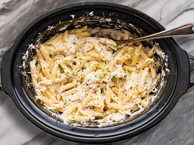 Crockpot Chicken Alfredo in Creamy Sauce